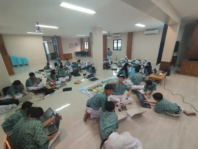 Kompetisi Robotik Racer Robot Indonesia